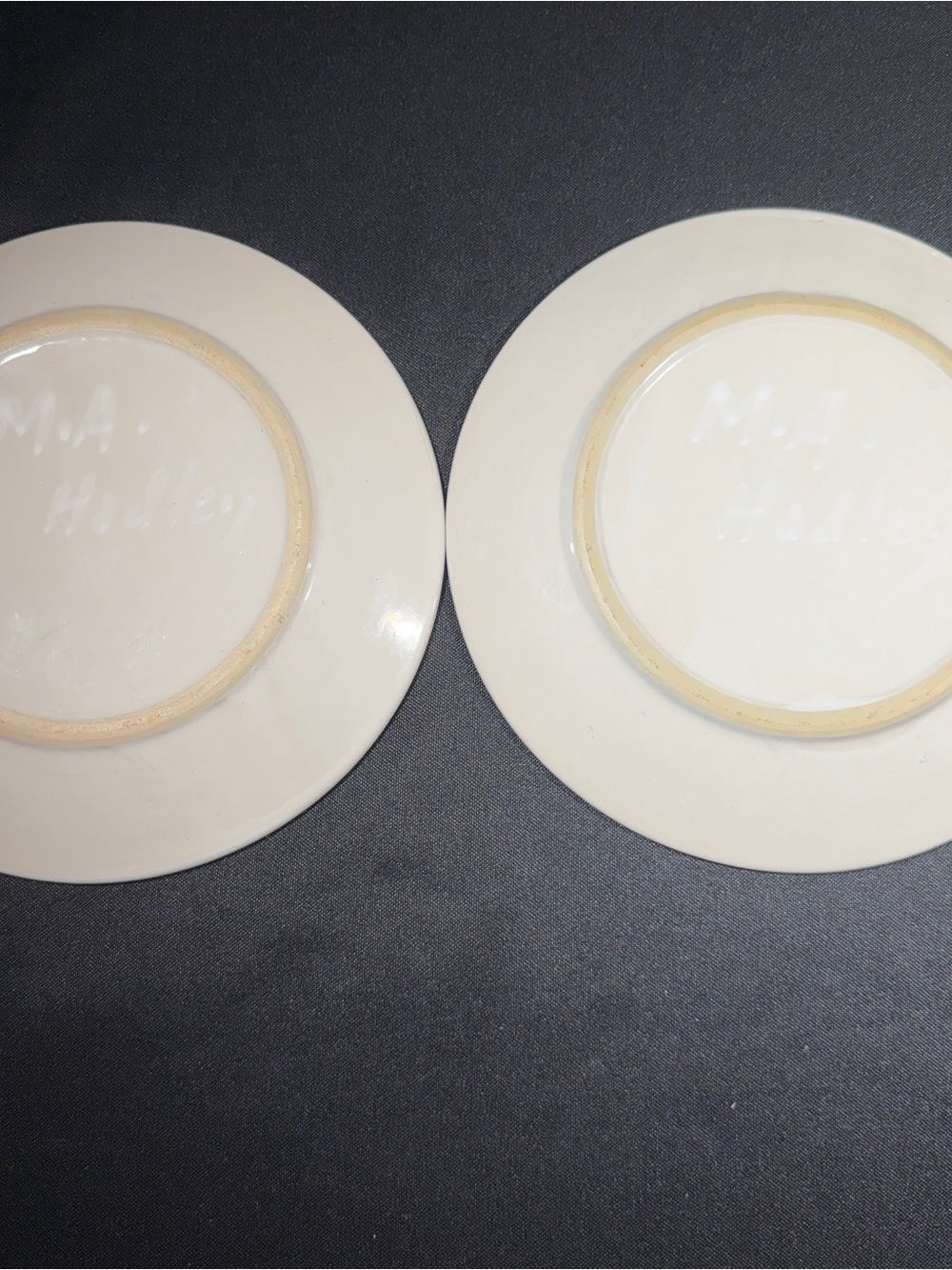 Authentic M.A. Hadley Rare White-on-White Slip Trailing Stoneware 8 inch Plates - Picture 2 of 6